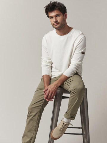Pull-over 'Shotson' Deeluxe en blanc : devant