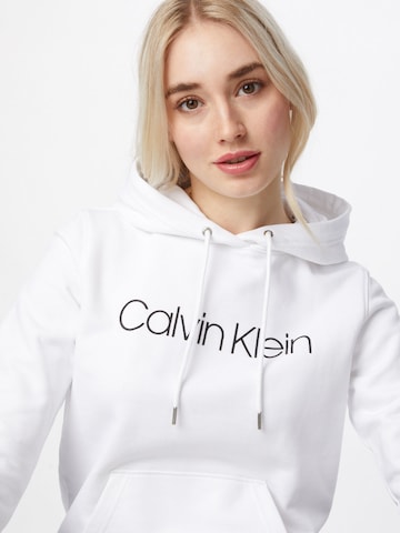 Sweat-shirt Calvin Klein en blanc