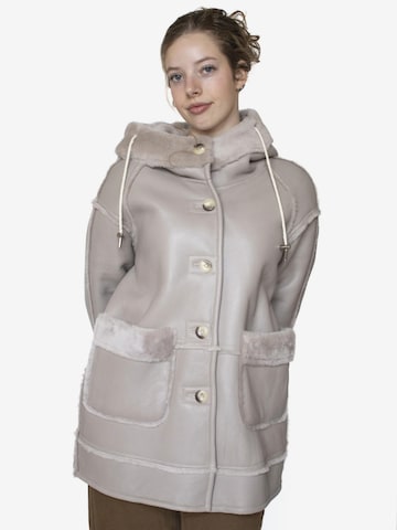 Just things we like Pitkä talvitakki 'HITORI' värissä beige: etupuoli