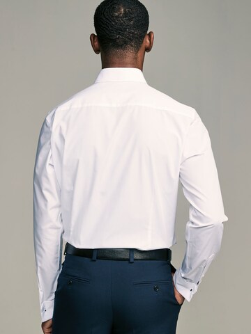 Slim fit Cămașă de la Next pe alb