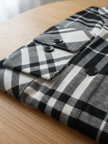 Radwa Blouse 'Radwa Women’s Plaid Flannel' in Wit