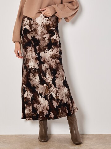 Apricot Painterly Floral Slip Maxi Skirt ' ' in Grau: Vorderseite