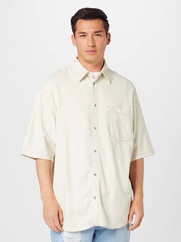 WEEKDAY - Ajuste confortable Camisa 'Griffith' en blanco: frente