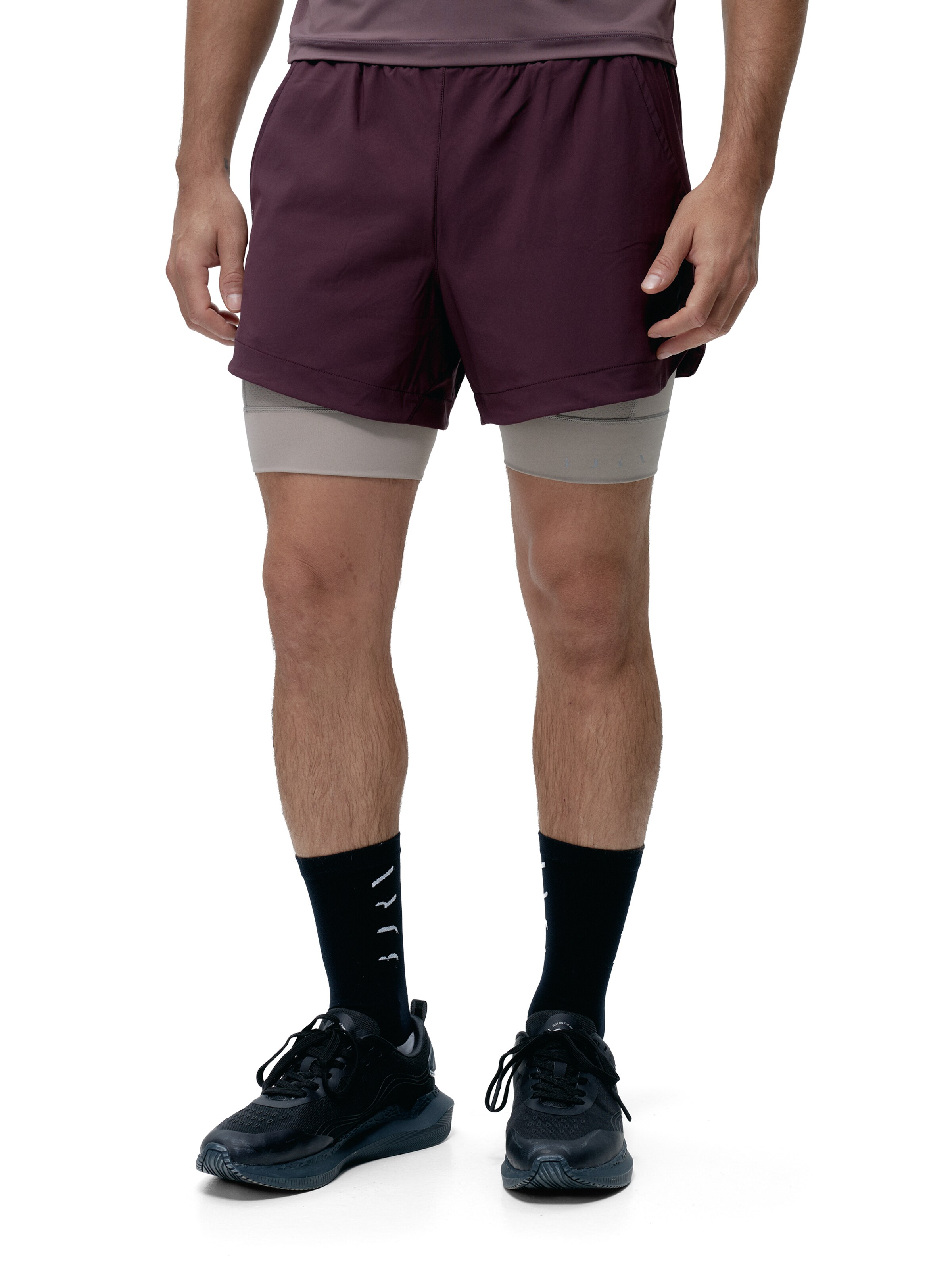 Regular Haut de sport ' Mashu ' Born Living Yoga en rouge : devant