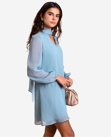 THE-ARE Jurk in Blauw