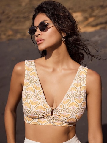 Mint Velvet Triangel Bikinitop in Geel: voorkant