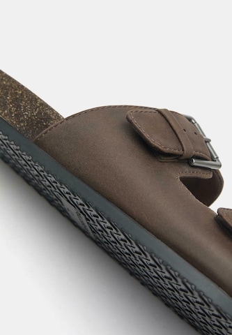 Pull&Bear Mules in Brown