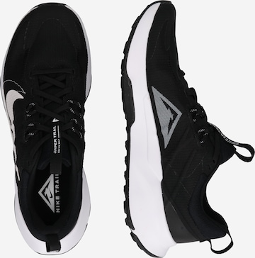 Chaussure de course 'Juniper Trail 2' NIKE en noir