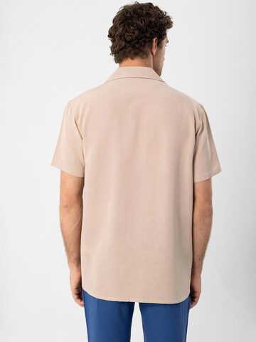 Coupe regular Chemise Antioch en beige