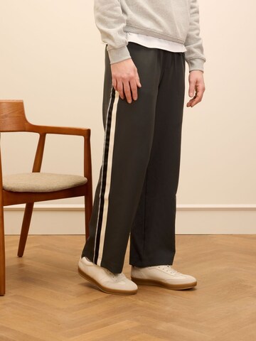 MANFIELD Sneakers laag in Wit