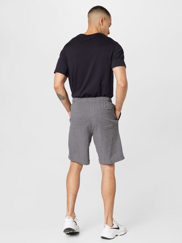 Regular Pantalon Nike Sportswear en gris