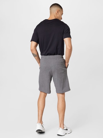 Nike Sportswear Regular Byxa i grå