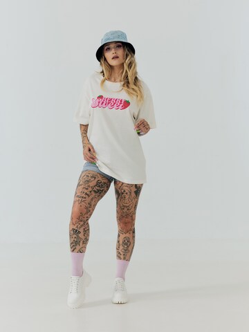 T-shirt 'Stella' ABOUT YOU x Sharlota en blanc