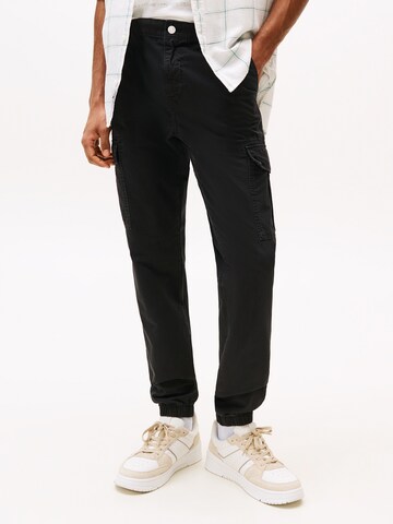 Tommy Jeans Tapered Cargo trousers 'AUSTIN' in Black: front