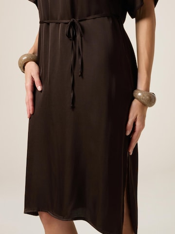 oltre - Vestido en marrón