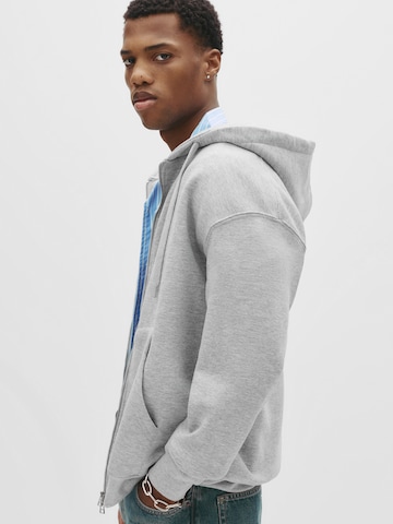 Pull&Bear Collegetakki värissä harmaa