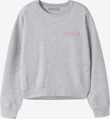 NAME IT - Sweatshirt 'NKFVIMA' em cinzento: frente