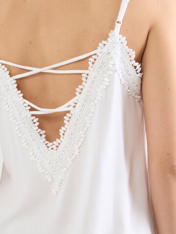 ABOUT YOU Τοπ 'Arven' σε λευκό