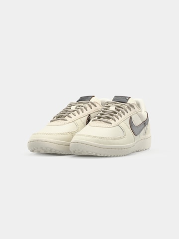 Nike Sportswear Ниски маратонки 'FIELD GENERAL' в бяло