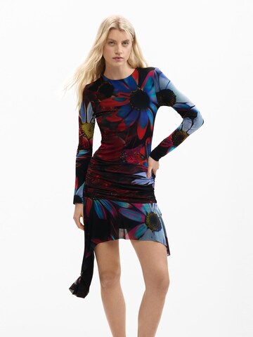 Rochie de la Desigual pe negru: față