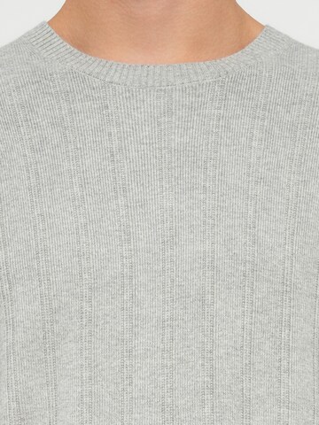 GAP Sweter w kolorze szary