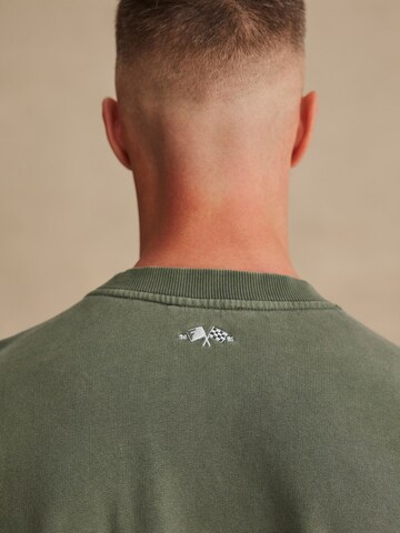 DAN FOX APPAREL Sweatshirt 'Jason' in Grün