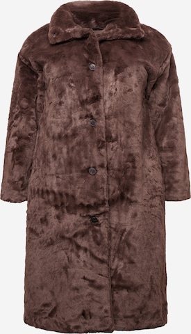 Vero Moda Curve Winter coat 'MONROE' in Brown: front
