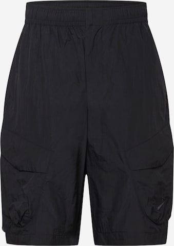 Nike Sportswear Loose fit Cargo Pants in Black: front