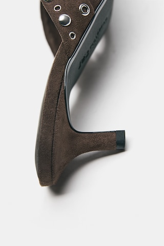 Tongs Pull&Bear en marron