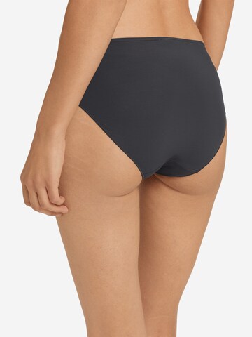 Hanro Slip ' Allure ' in Zwart