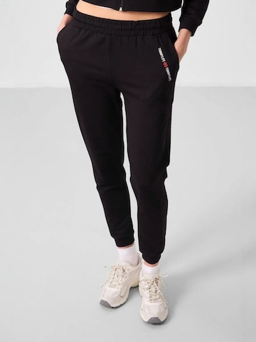 Tommy Life Jooksudress, värv must