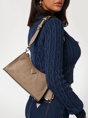 GUESS Schultertasche 'Cresidia' in Braun