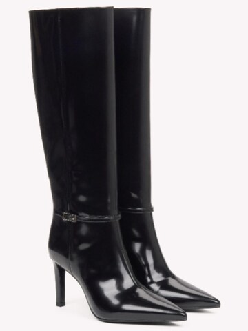 Estro Boots '002-102' in Black