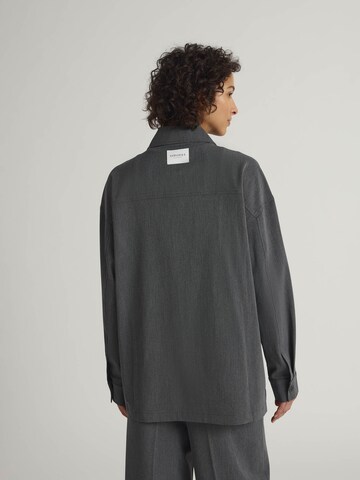 T-shirt oversize VERSTIQUE en gris