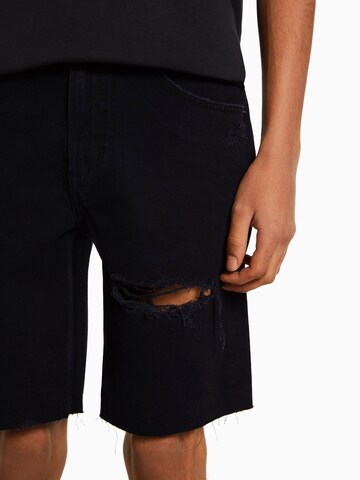 Bershka Regular Shorts in Schwarz