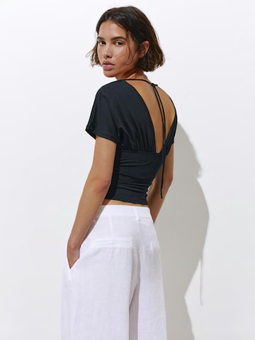 Pull&Bear Тениска в черно