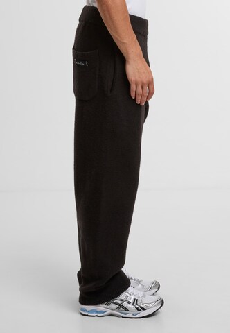Another Cotton Lab Tapered Pants in Black