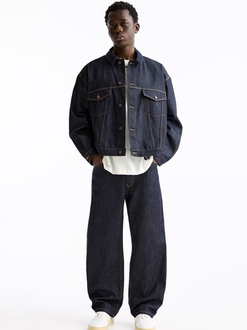 Pull&Bear Loosefit Jeans i blå