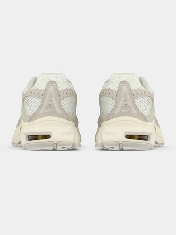 Nike Sportswear Rövid szárú sportcipők 'AIR MAX MOTO 2K' - bézs