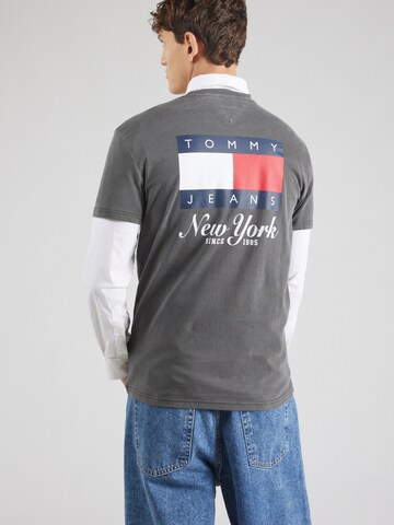 Tommy Jeans Koszulka 'HERITAGE' w kolorze szary: przód