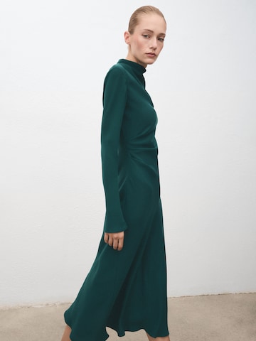 Rochie 'CARO' de la MANGO pe verde