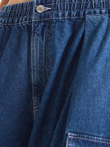 Bershka Tapered Cargo jeans in Blue