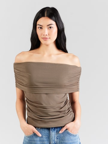 Tricou 'OBJDINA' de la OBJECT pe maro: față