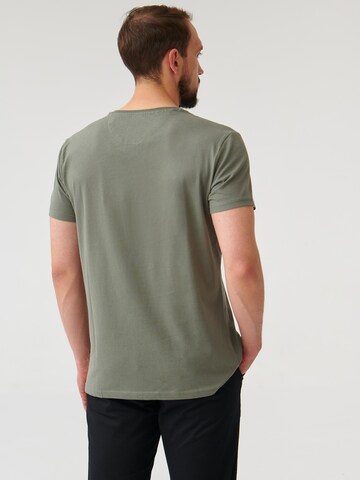 TATUUM Majica 'LUCK' | zelena barva