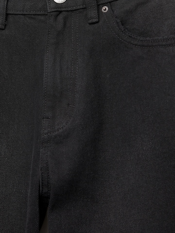 Pull&Bear Regular Jeans in Schwarz