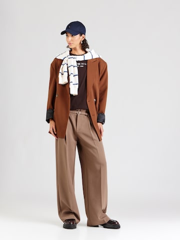 TOMMY HILFIGER Μπλουζάκι σε καφέ