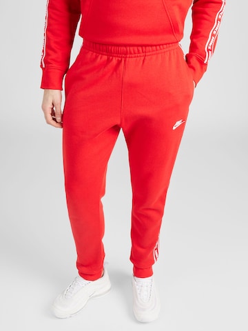 Nike Sportswear Joggingdragt 'CLUB FLEECE' i rød