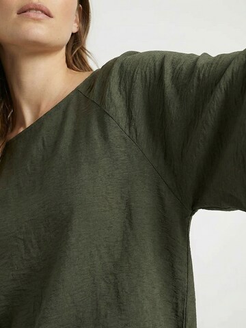 Guido Maria Kretschmer Women Blouse 'Marou' in Groen