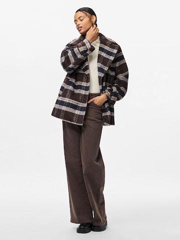 ruda PIECES Demisezoninė striukė 'PCMARBLE'