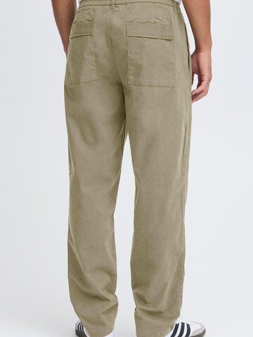 !Solid Regular Chino ' SDLIAM PLEAT ELAST. ' in Beige